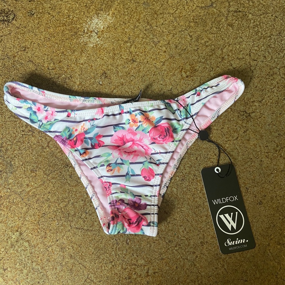 NWT Wildfox 90s Floral String Bikini XS Bottoms